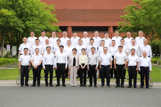 中國化學(xué)第一期正職干部領(lǐng)導(dǎo)能力提升培訓(xùn)班結(jié)業(yè)