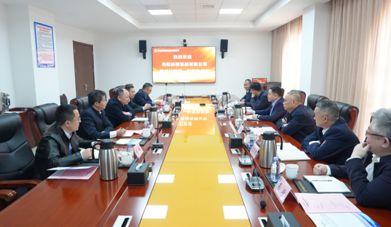 周鴻會見岳陽路橋集團黨委書記、董事長黃河